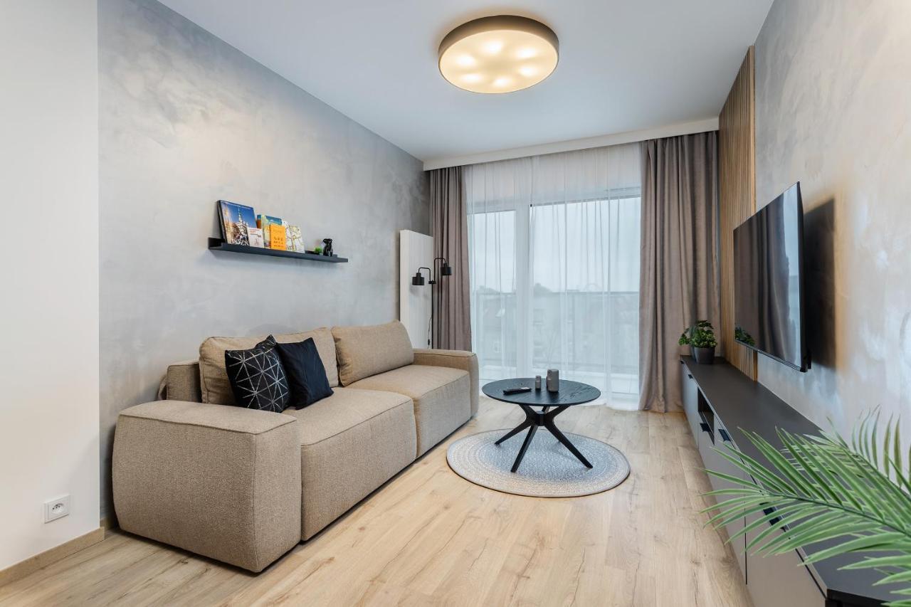 Klimatyzowany Apartament Very Berry Z Parkingiem W Poznaniu By Noclegi Renters Exterior foto